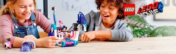 Конструктор LEGO Movie Красочный праздничный автобус 70828