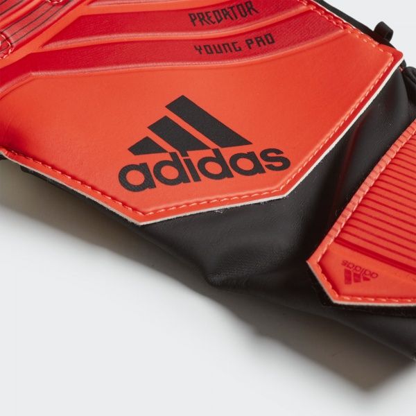Вратарские перчатки Adidas PRED YP р. 4,5 красный DN8559