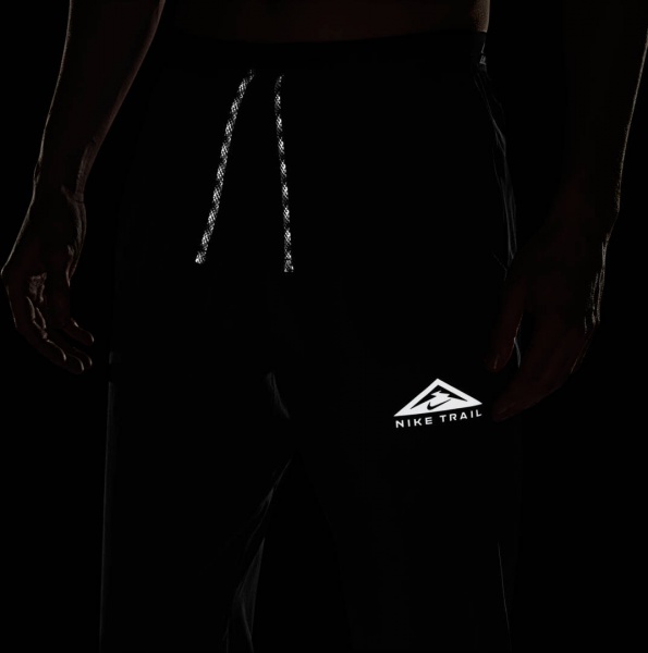 Брюки Nike M NK DF DAWN RANGE PANT DX0855-010 р. S черный