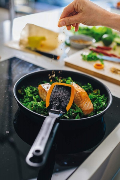 Лопатка кухонная Functional Form 29 см 1027300 Fiskars