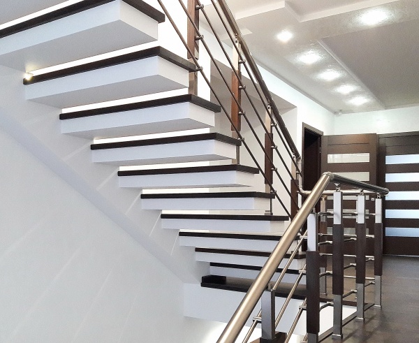 Стійка для перил Хай-тек горіх