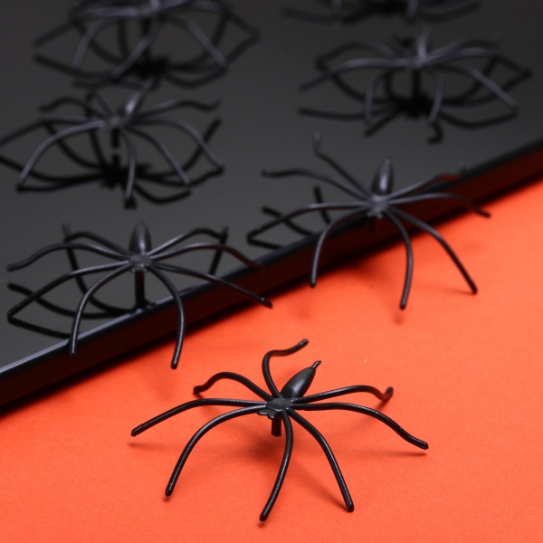 Набір павуків Хелловін 4x5 см 10 шт. чорні 973678 YES! Fun