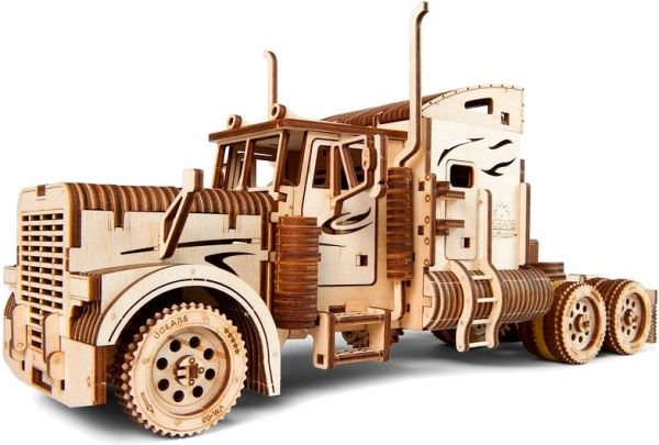 3D-конструктор Ugears Тягач VM-03 70056