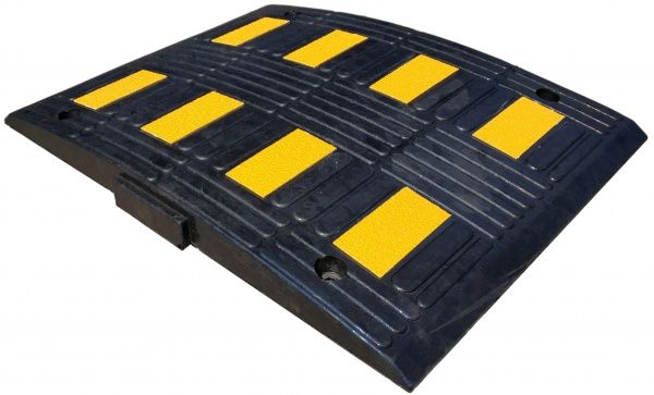 Обмежувач швидкості гумовий (середня частична) 500х650х52 мм (із кріпленнями)