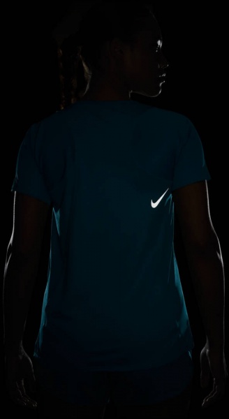 Футболка Nike W NK FAST DF SS TOP DD5927-443 р.S бирюзовый