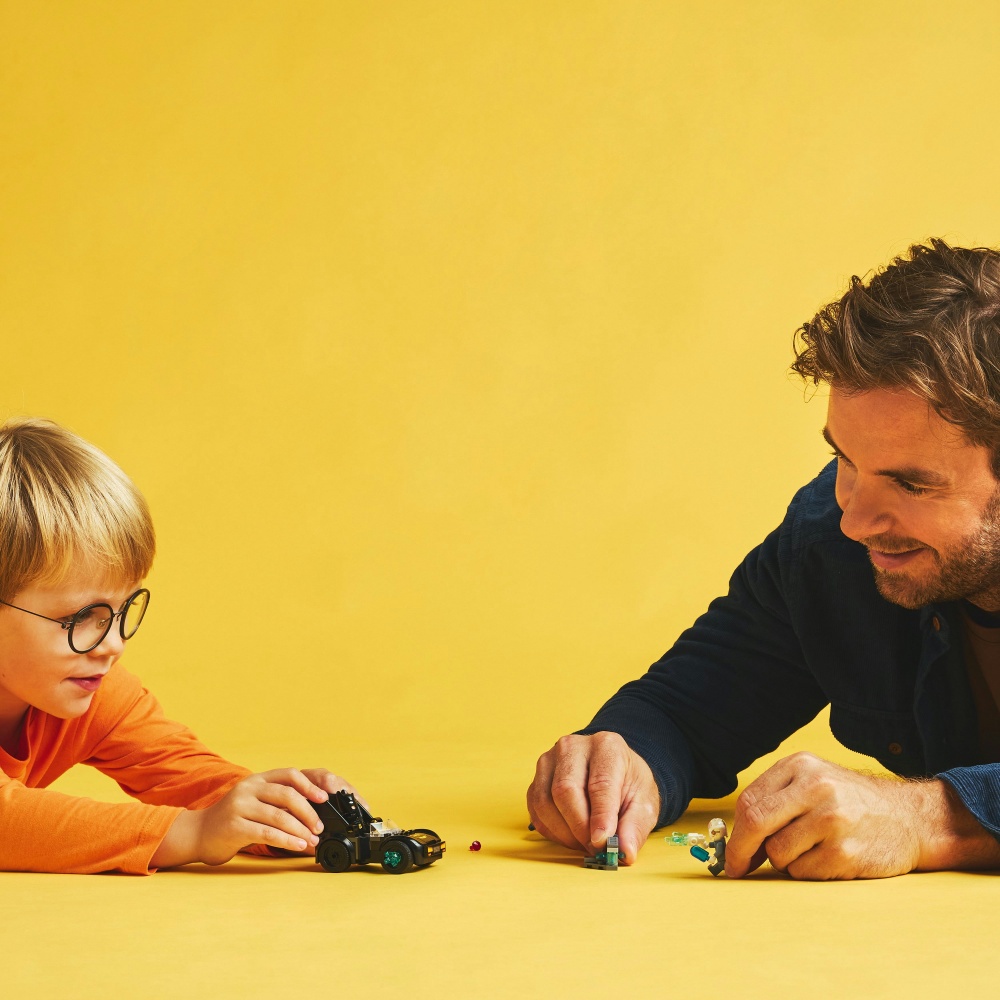 Конструктор LEGO Super Heroes DC Бетмен і Бетмобіль проти містера Фріза 76301