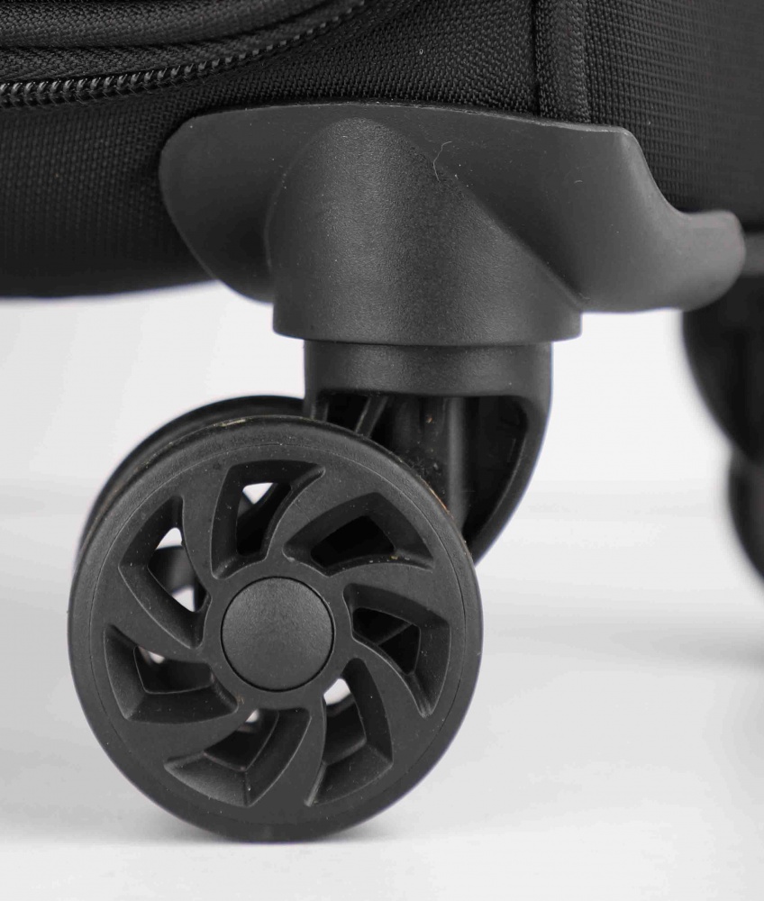 Чемодан Bagland STELLA M 57 л черный