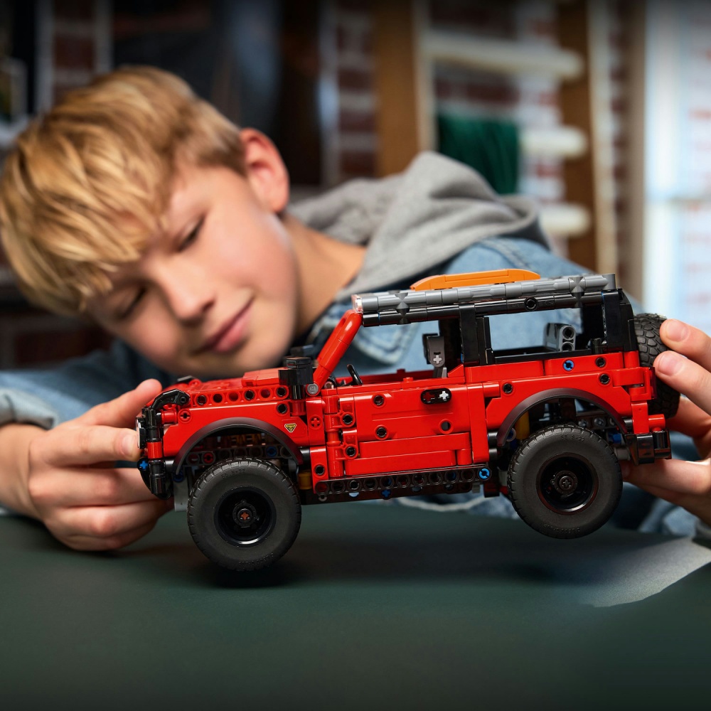 Конструктор LEGO Technic Внедорожник Ford Bronco® 42213