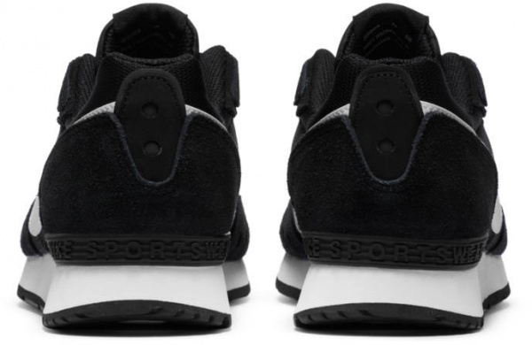 Кроссовки Nike Venture Runner CK2948-001 р.36 US 5,5 22,5 см черный