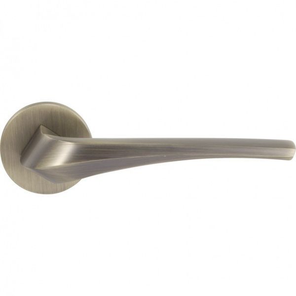 Ручка на розетці Comit Sky R матова латунь