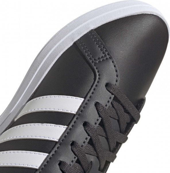 Кроссовки Adidas COURTPOINT H01963 р.UK 6,5 черный