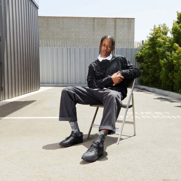 Кроссовки Nike WAFFLE DEBUT DH9522-002 р.45,5 черный