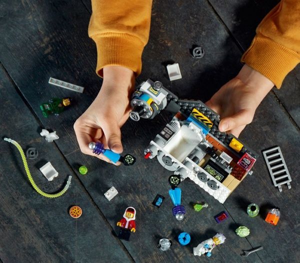 Конструктор LEGO Hidden Side Примарна лабораторія Джей Бі 70418