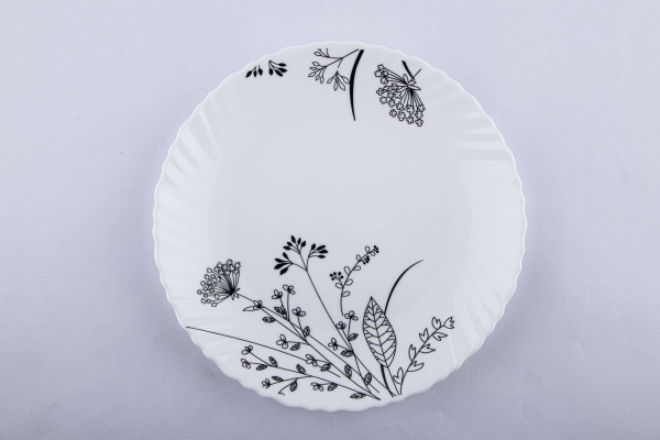 Тарілка обідня Чорно-біле суцвіття Wave 220 мм Vittora
