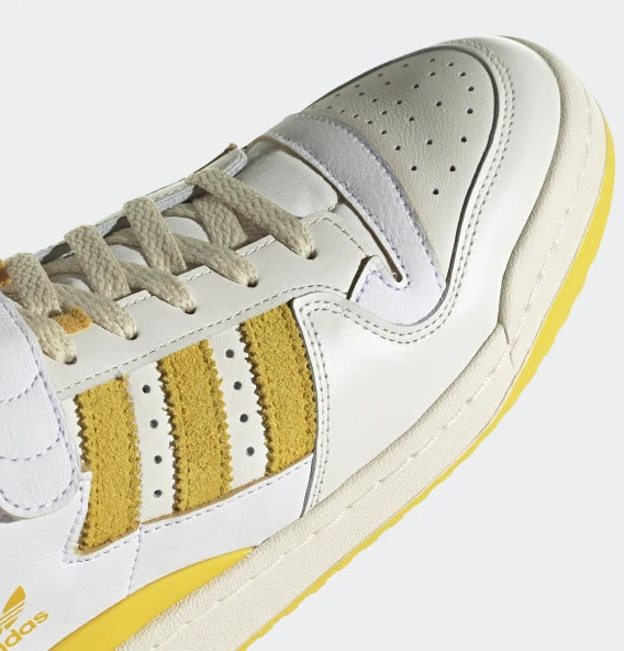 Кросівки Adidas GX4537 р.40 бежевий