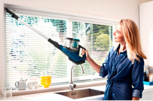 Пилосос акумуляторний Philips SpeedPro Aqua FC6718/01 black/blue 