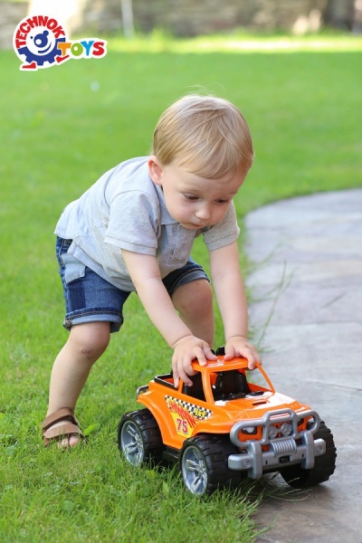 Позашляховик ТехноК з бампером 4975