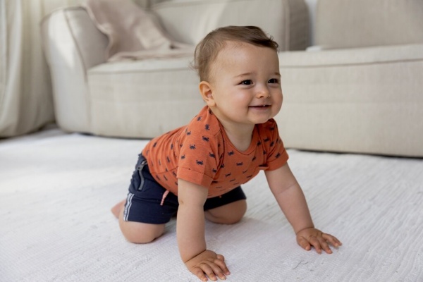 Футболка для мальчиков Dirkje р.98 красно-коричневый T46694-35 