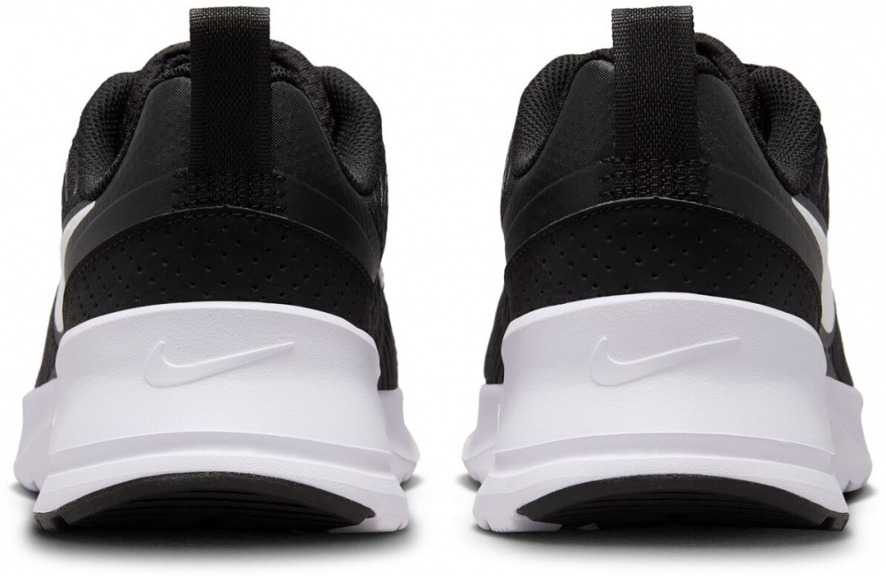 Кроссовки женские демисезонные Nike W AIR MAX NUAXIS HF1233-001 р.40 черные