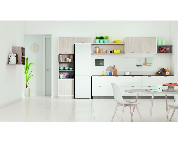 Холодильник Indesit INFC9 TI22W