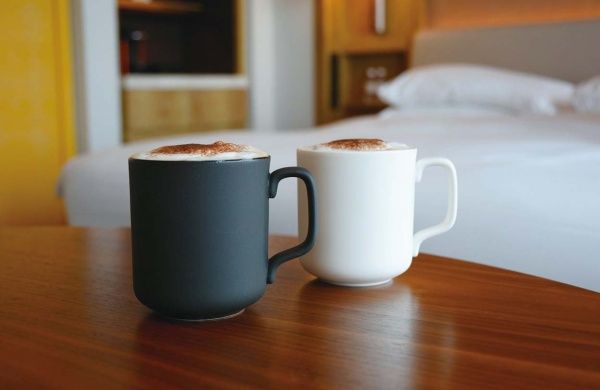 Чашка Matt&Shiny 330 мл чорна в подарунковій упаковці Narumi