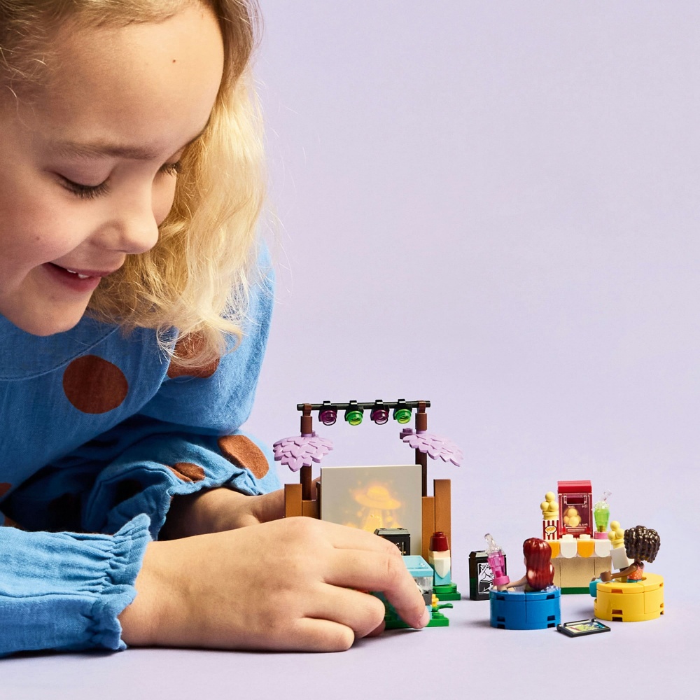Конструктор LEGO Friends Вечір кіно з друзями 42642