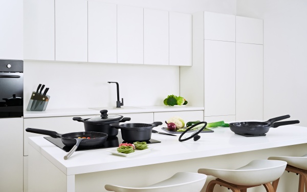 Каструля з кришкою Kuro Induction Line 50428 3,7 л 24 cм Vinzer