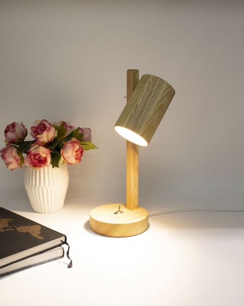 Настольная лампа декоративная Iterna Odda 1xE14E14 дерево светлое LW045 