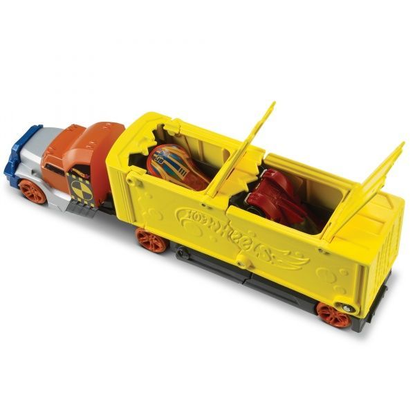 Вантажівка Hot Wheels Шалене зіткнення