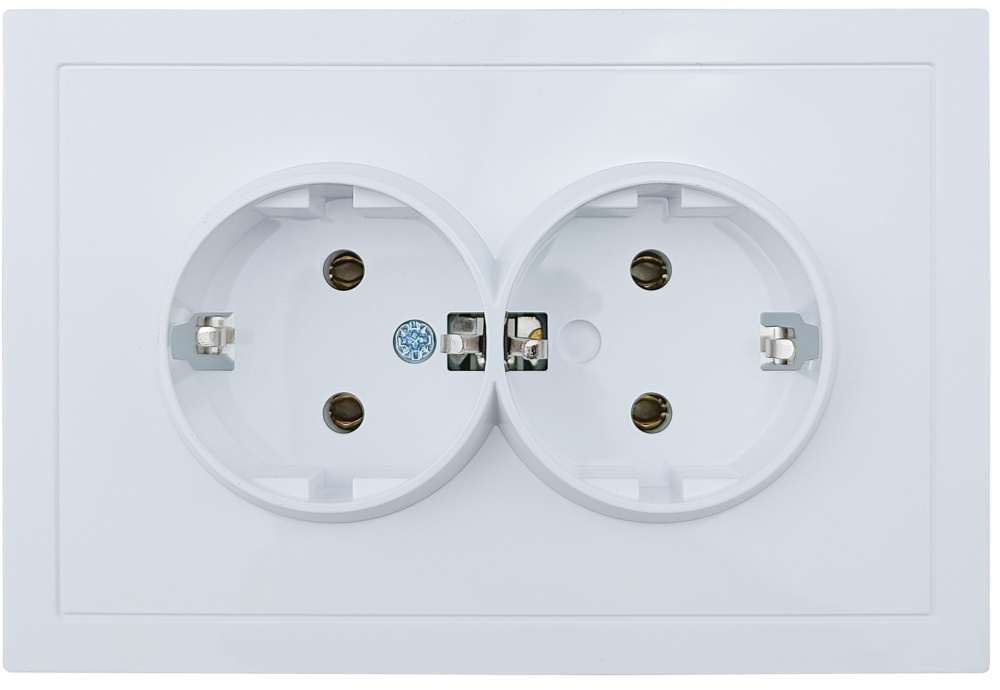 Розетка подвійна побутова із заземленням HausMark Juna IP20 білий