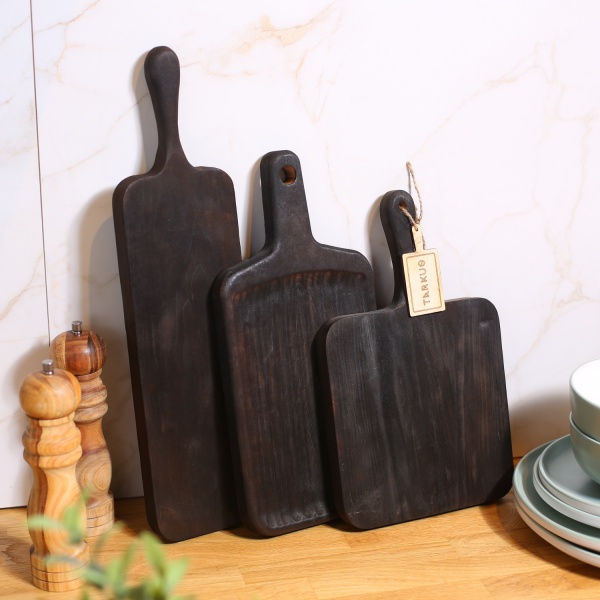 Дошка сервірувальна чорна рельєфна з ручкою 37х17 см Tarkus