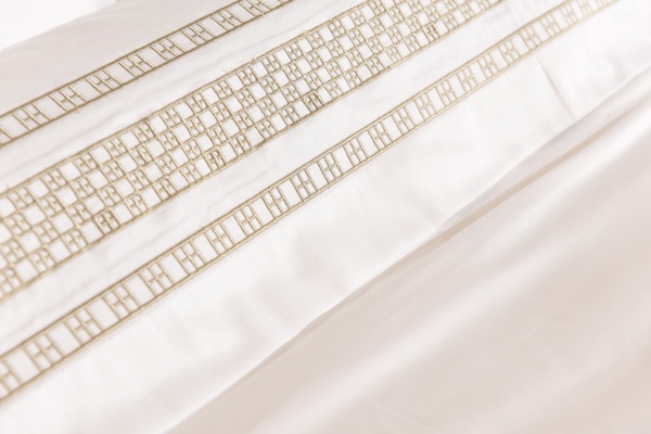 Комплект постельного белья Veronica 2 белый с бежевым Gul Guler 