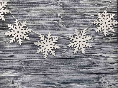 Гирлянда декоративная Діамантові ручки Снежинки белые 123025 2 м