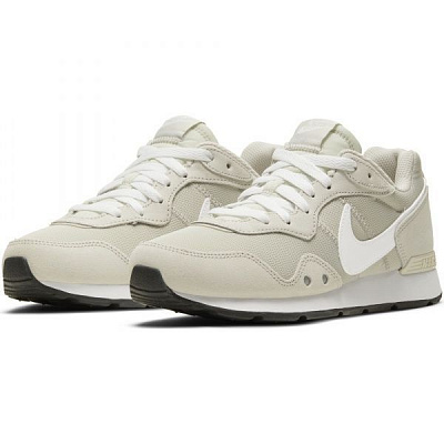 Кроссовки Nike Venture Runner CK2948-002 р.US 8,5 бежевый