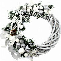 Вінок святковий Meizhou Huafu Trading ротанговий забеленний з хвоєю і кульками d300 мм W01-1321-21 