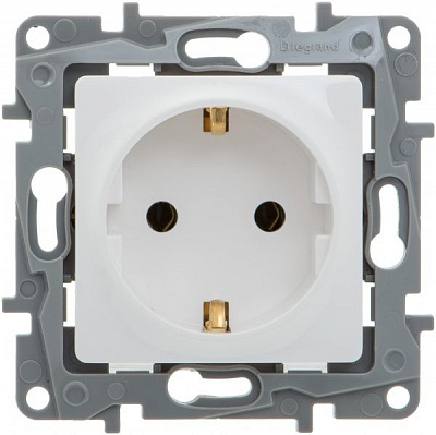 Розетка с заземлением Legrand Etika 2К+З 16А без шторок белый 672221