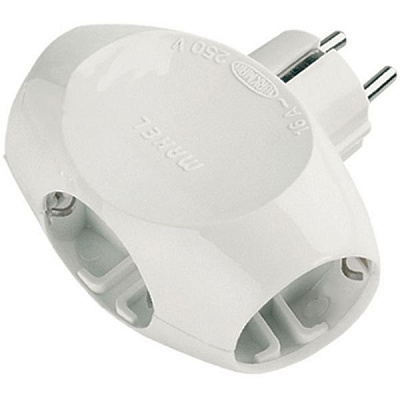 Трійник Makel із заземленням 3 гн. білий 10015