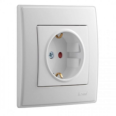 Розетка із заземленням Lezard Lesya зі шторками білий 705-0202-124В