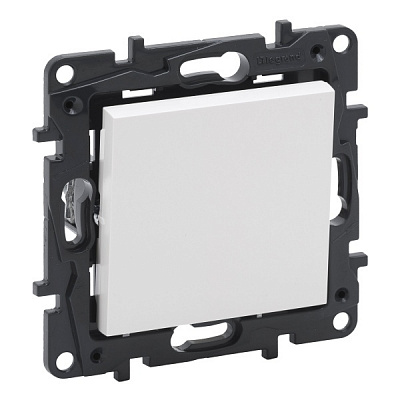 Вимикач одноклавішний Niloe Step 863101 без підсвітки білий