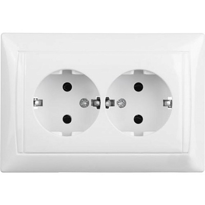 Розетка двойная с заземлением Титан белый 88373