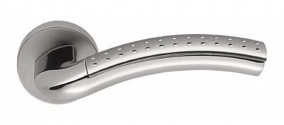 Ручка на розетці Colombo® Milla полірований хром/матовий хром