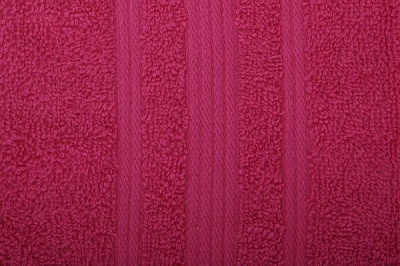 Рушник зі смужками 50x90 см малиновий Home Line