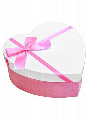 Коробка подарункова у вигляді серця з бантом 33х32,3х14 см
