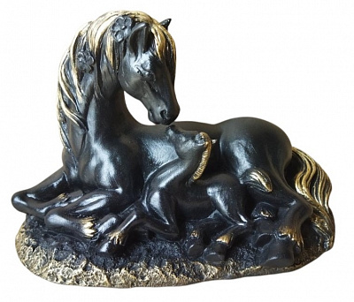 Статуэтка декоративная Наша Кераміка Конь мама 20х30х19 см черный с золотом