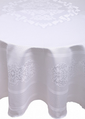 Скатерть Caramel овальная жаккард панно 160x220 см белый Karna 