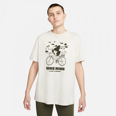 Футболка Nike W NSW TEE BF EARTH DAY DQ3047-104 р.XS бежевий