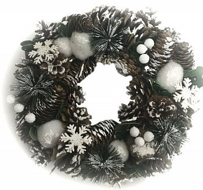 Венок новогодний с шишками, снежками и снежинками SL17020-2 d300 мм