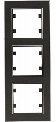 Рамка тримісна Makel Karea вертикальна димчастий