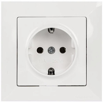 Розетка Mutlusan Candela с заземлением белая