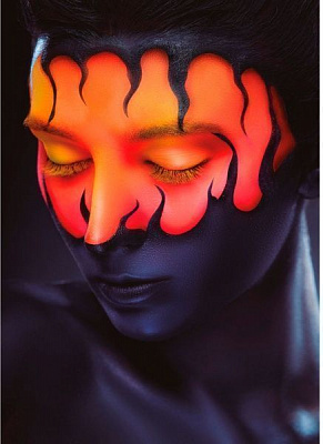 Картина Девушка Огонь и темнота 56x80 см Posterclub 